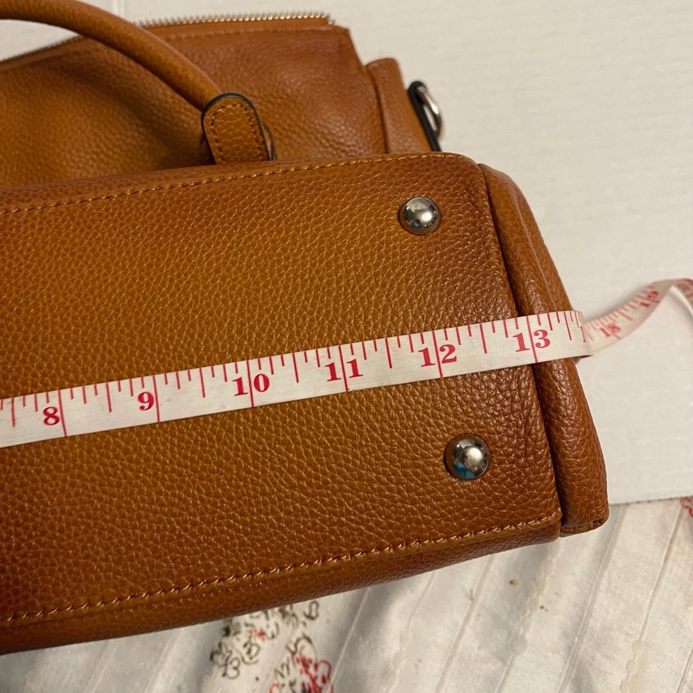 Classic Tan Leather Tote Bag - Picture 4 of 14